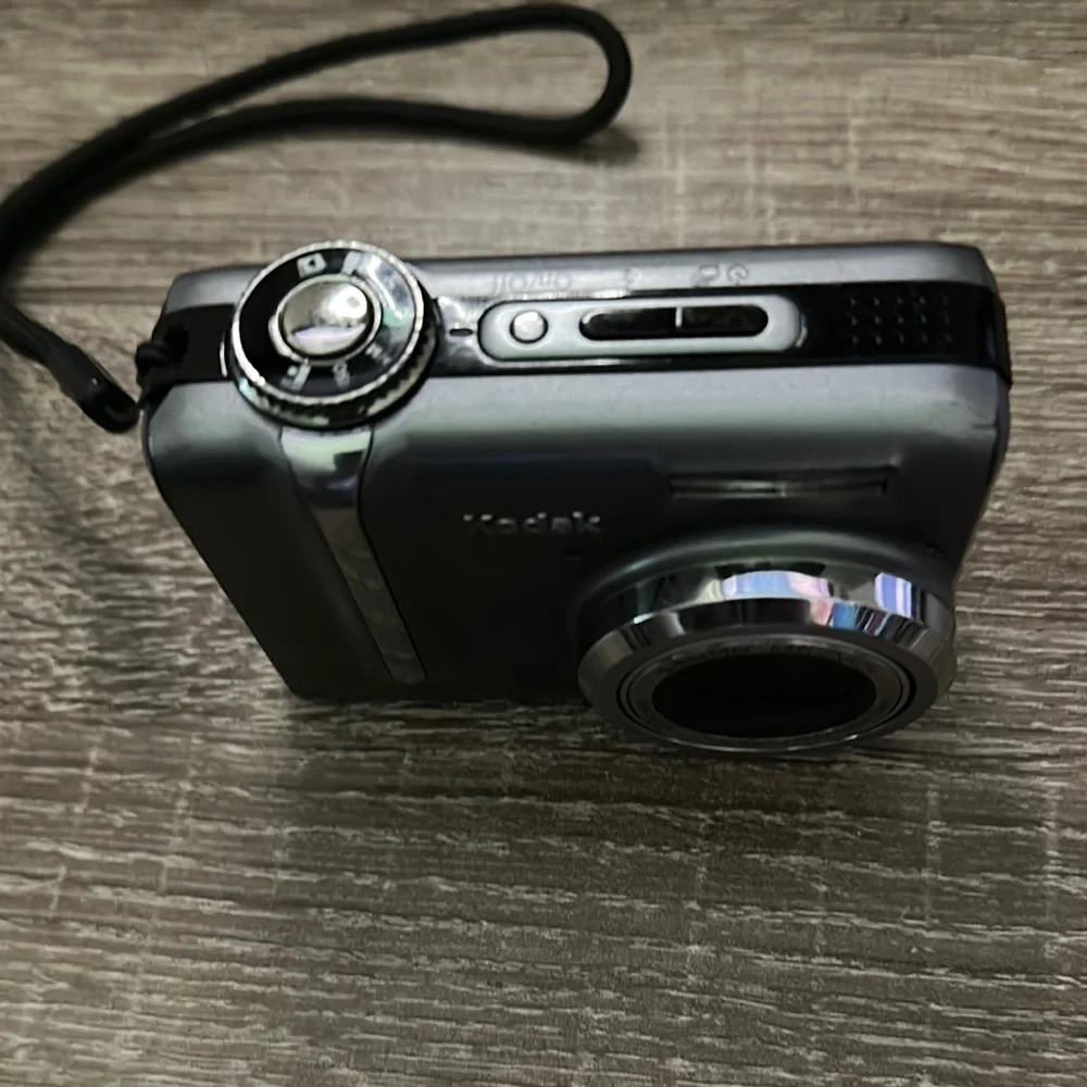 Kodak Silver Compact Digital Camera with Sleek Design